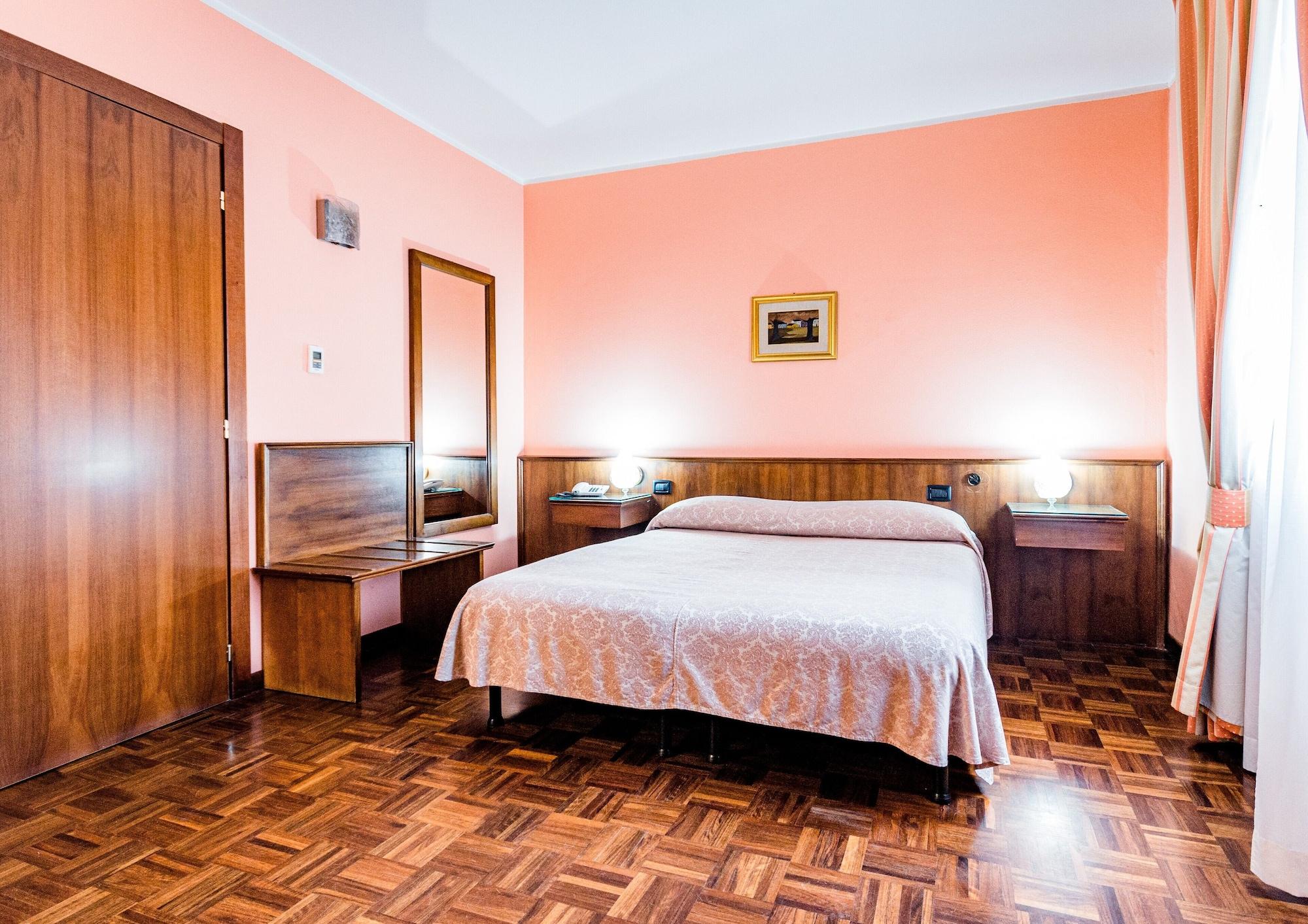 פררה Hotel Lucrezia Borgia מראה חיצוני תמונה